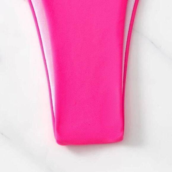 Bikini    - Picture 9 of 11